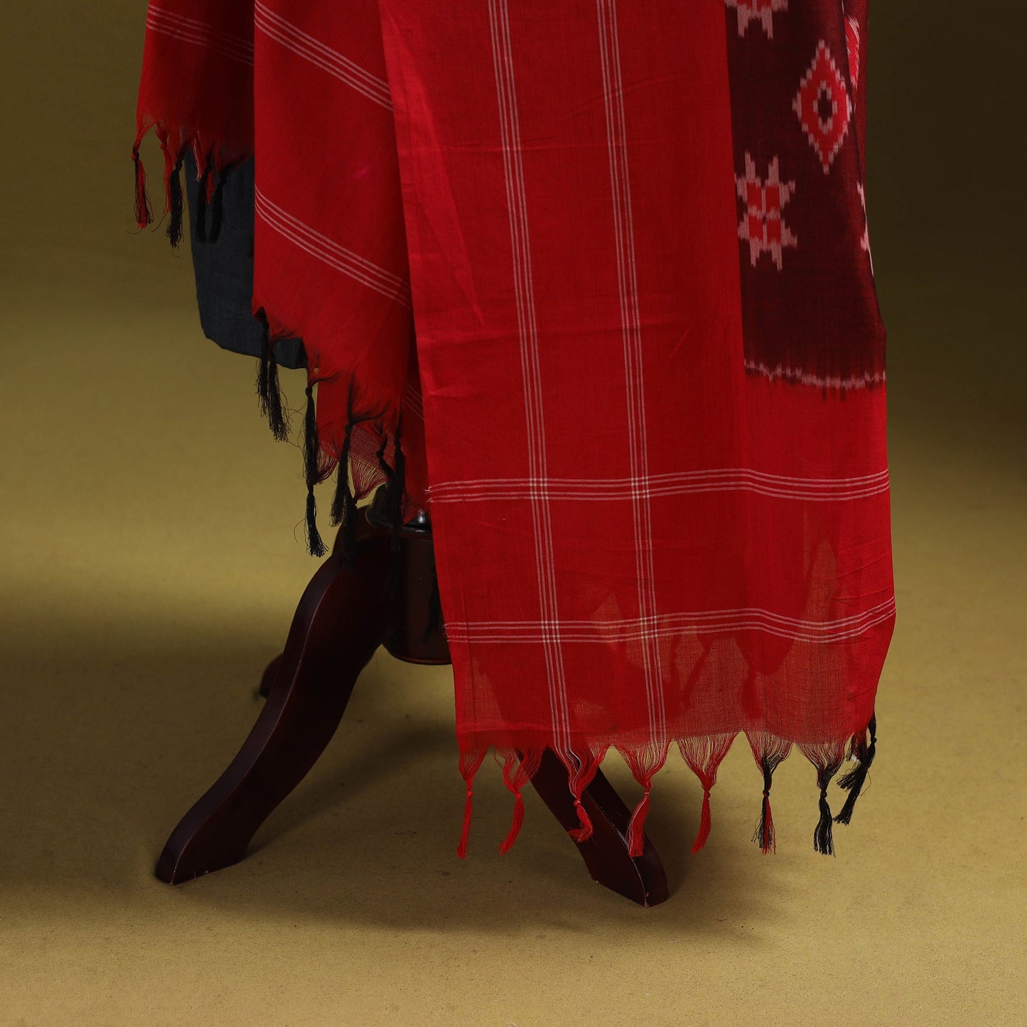 Red - mercerised cotton pochampally ikat dupatta 05
