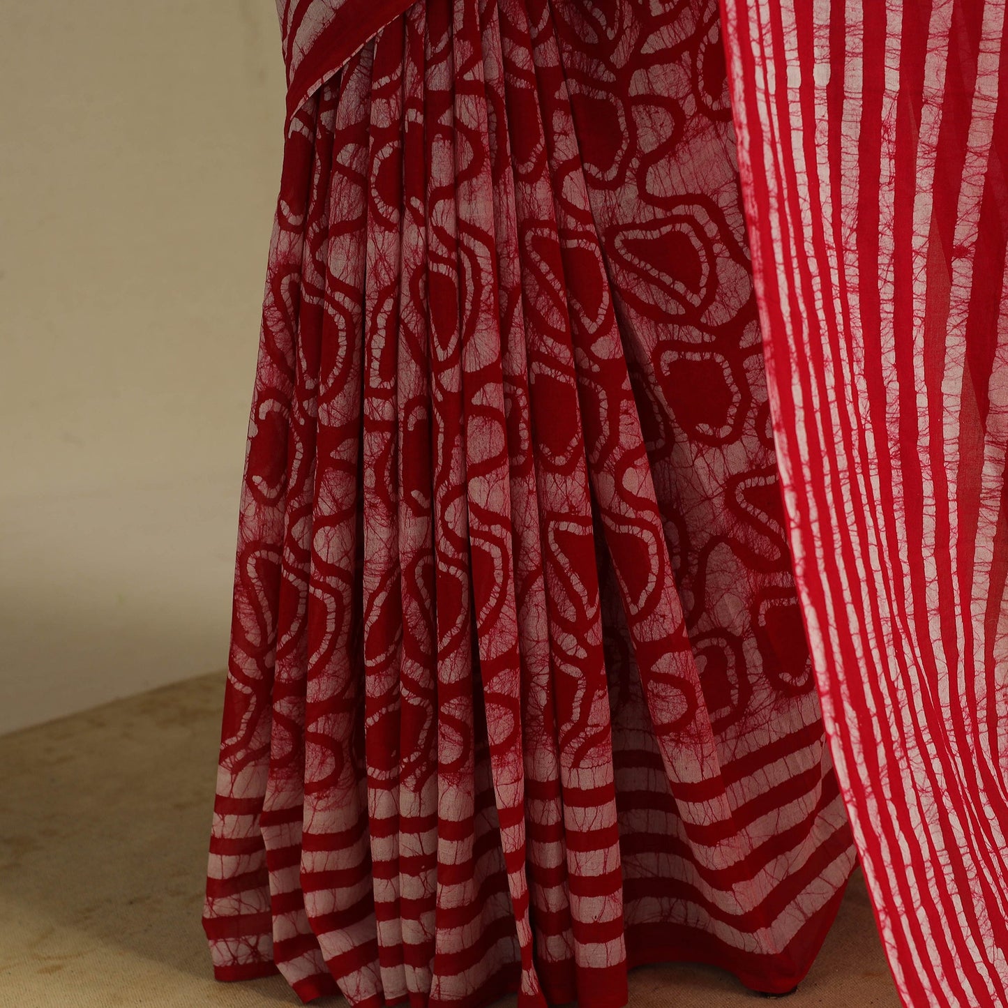 Red - mul cotton hand batik saree 40 - handcrafted