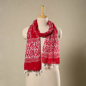Buy Red Mul Cotton Hand Batik Print Stole with Tassels
