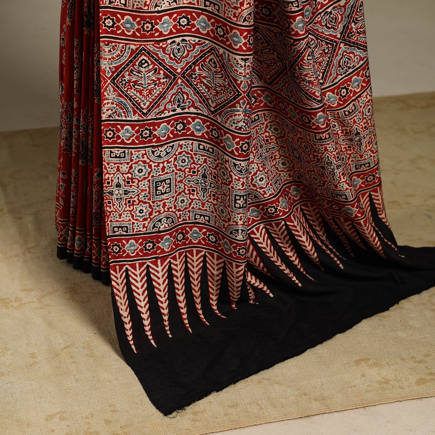 Red - natural dyed silk saree 08 - handcrafted