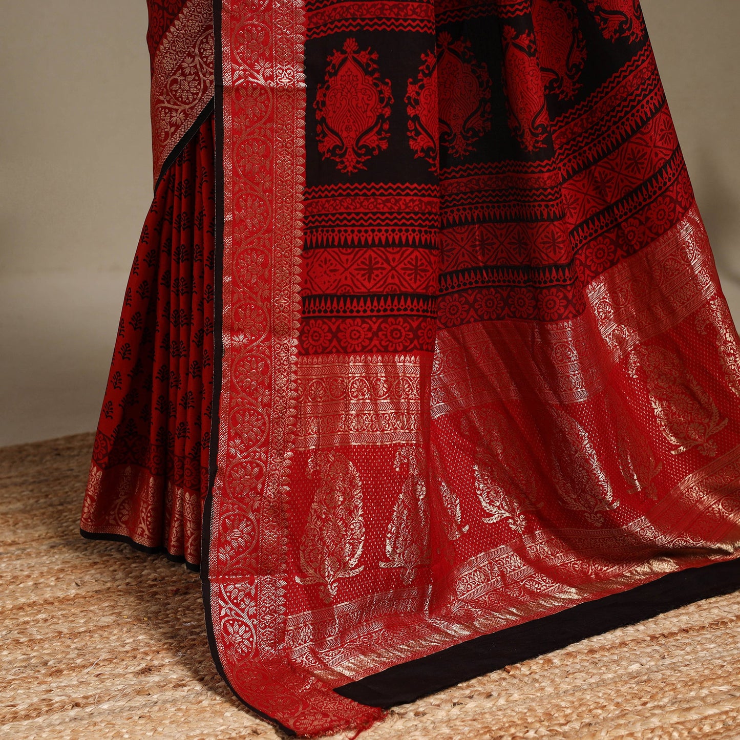Red - natural dyed dola silk bagh saree with zari border 15