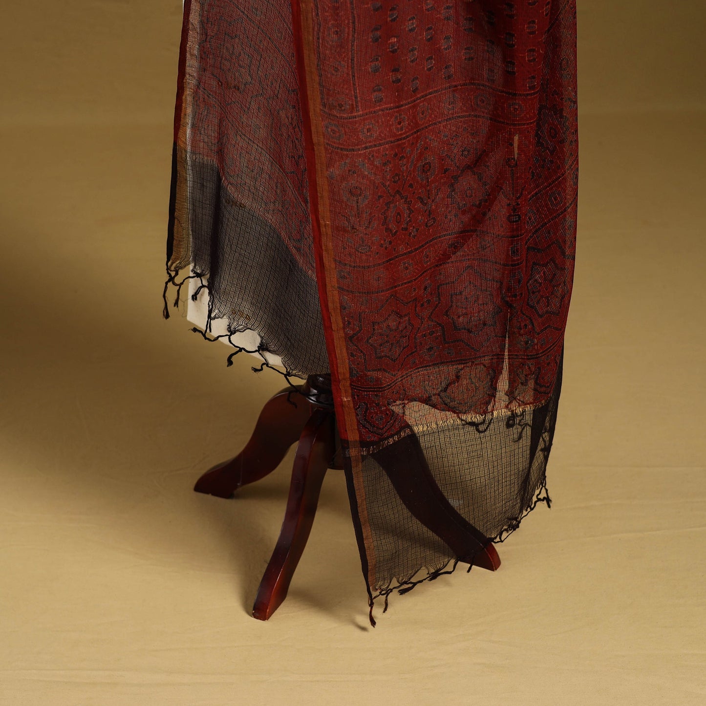 Red - natural dyed kota doria cotton dupatta 04