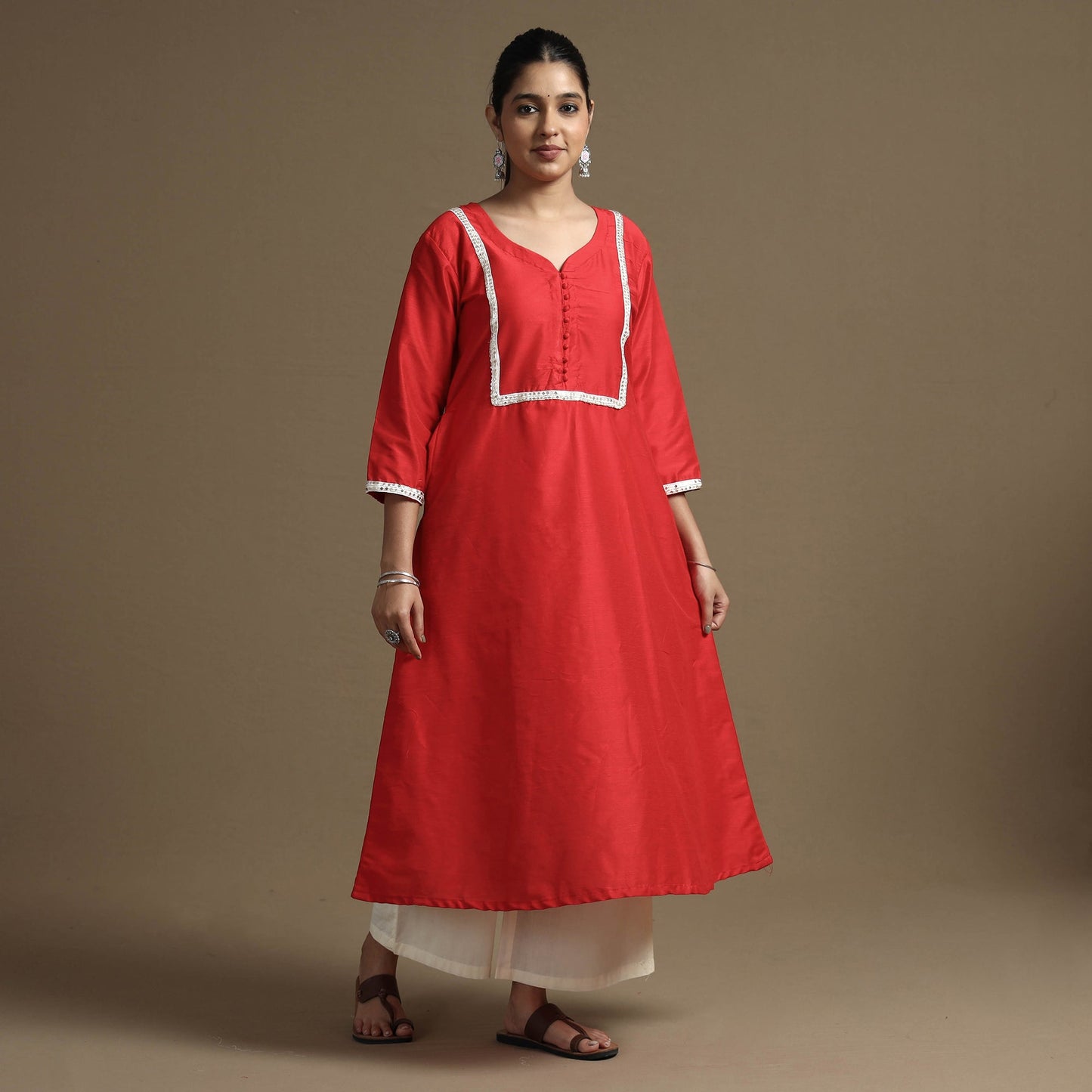 Buy Plain Solid Slub Silk Kurta with Beadwork Hand Embroidery Lace Online at iTokri.com