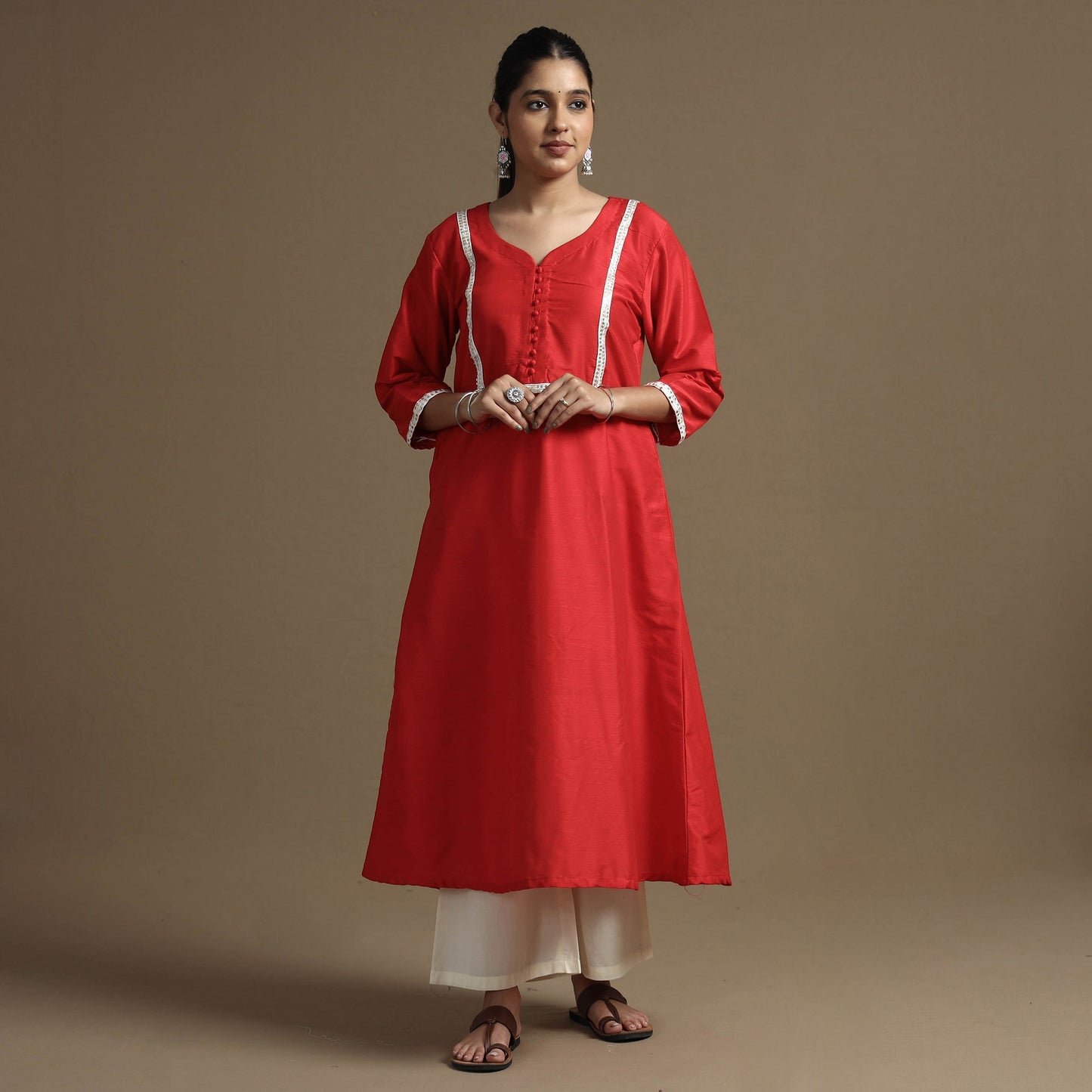 Buy Plain Solid Slub Silk Kurta with Beadwork Hand Embroidery Lace Online at iTokri.com