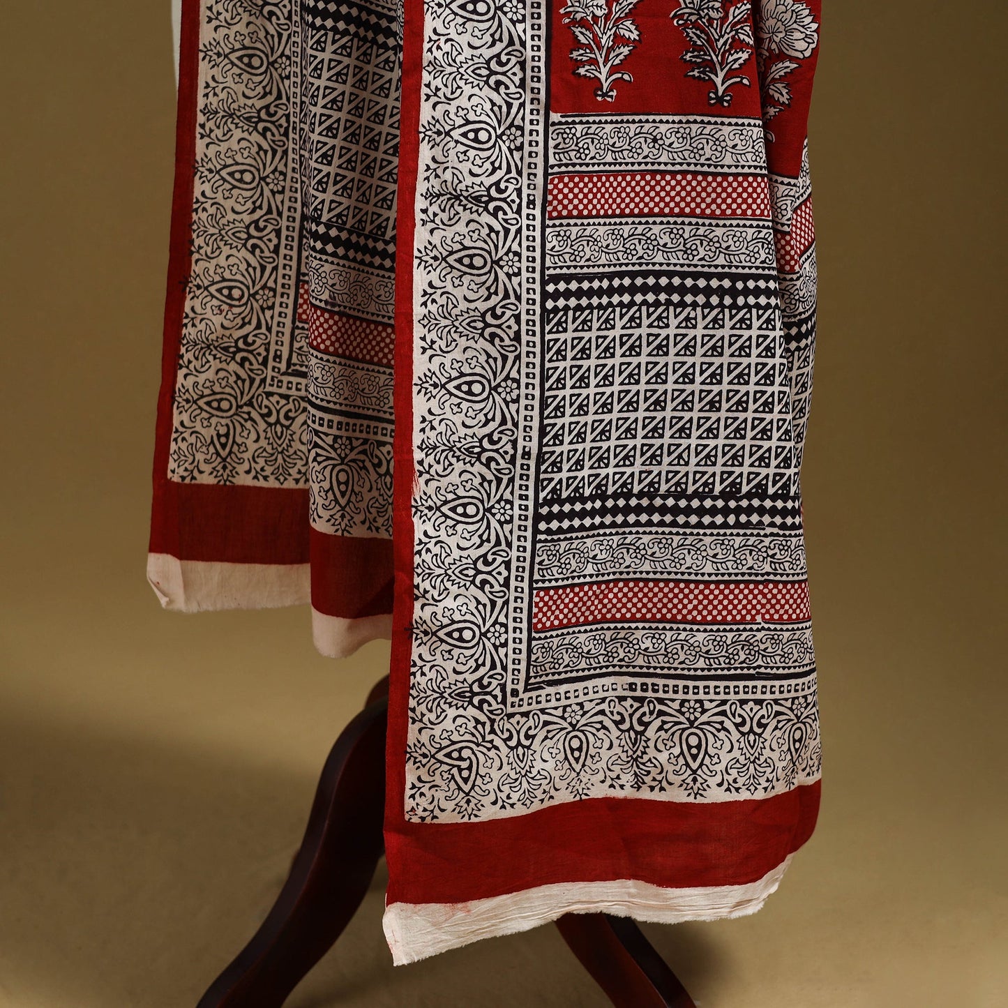 Red - printed natural dyed cotton bagh dupatta 01