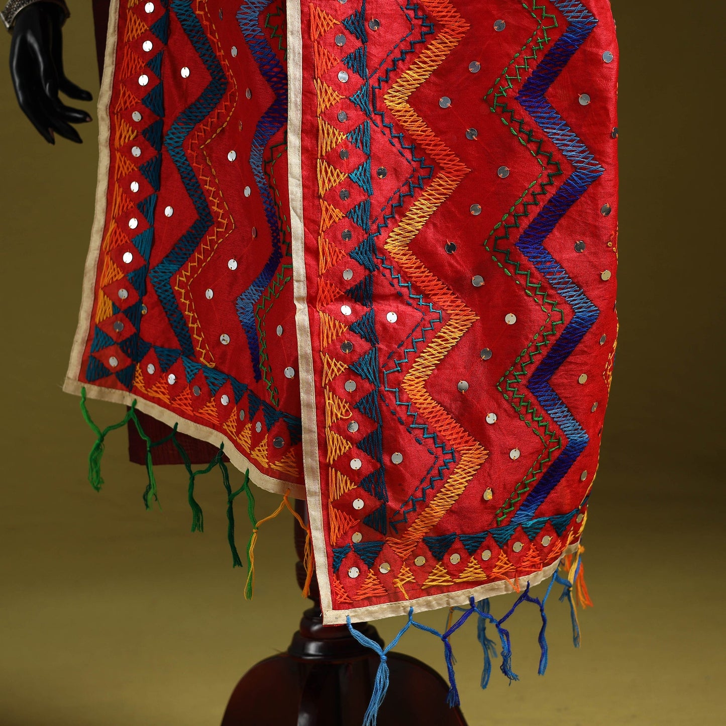 Ranihati chanderi silk zig zag hand embroidery dupatta 15