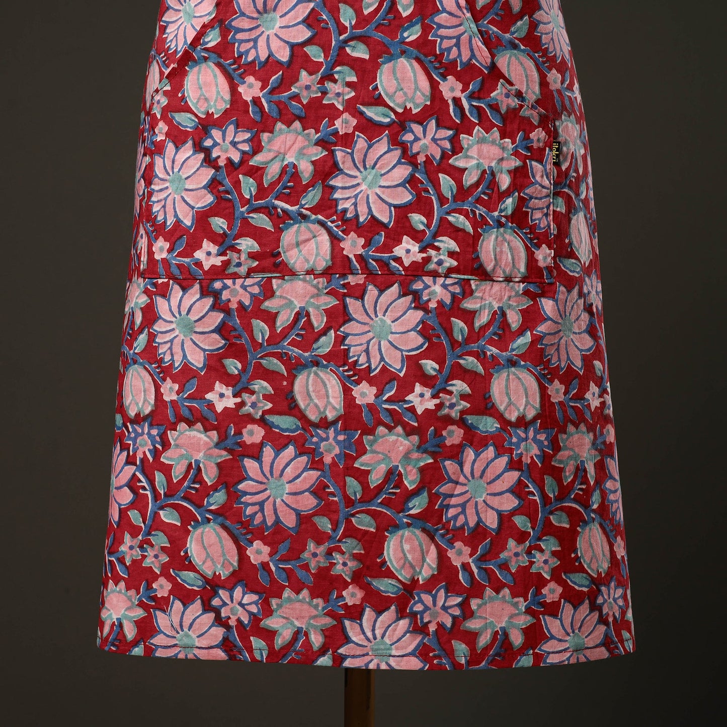 Red - sanganeri cotton apron with pocket 02 - handcrafted