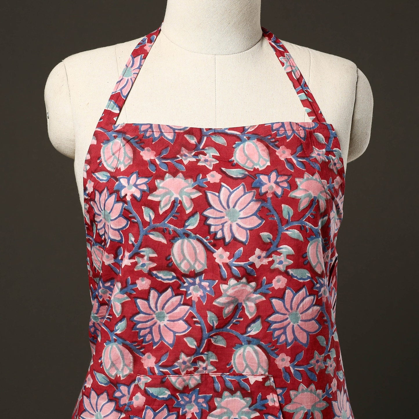 Red - sanganeri cotton apron with pocket 02 - handcrafted