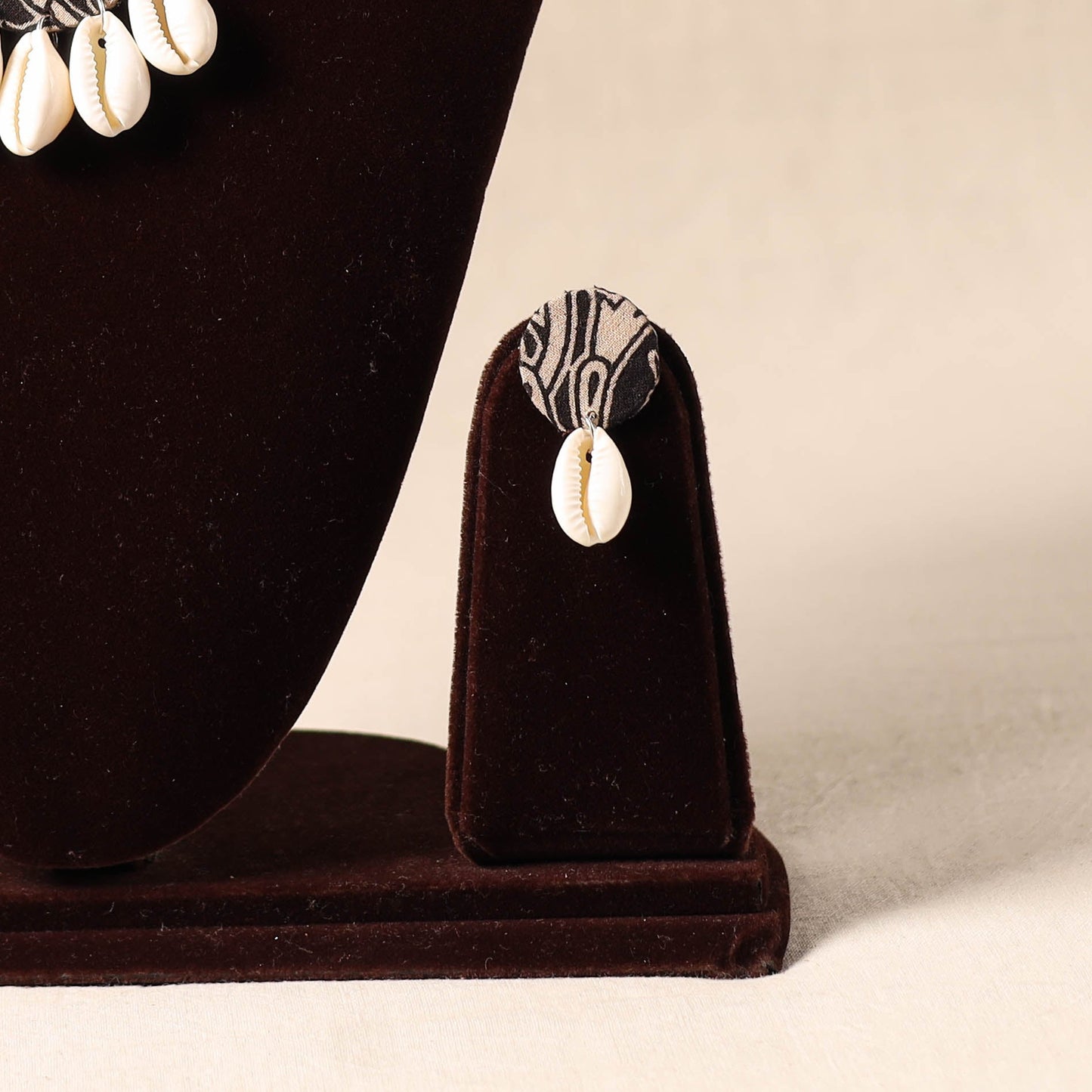 Red Shell Work Fabart Necklace Set