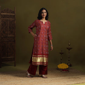 Red - silk bandhani kurta set with lagdi patta (set of 2)