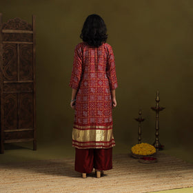 Red - silk bandhani kurta set with lagdi patta (set of 2)
