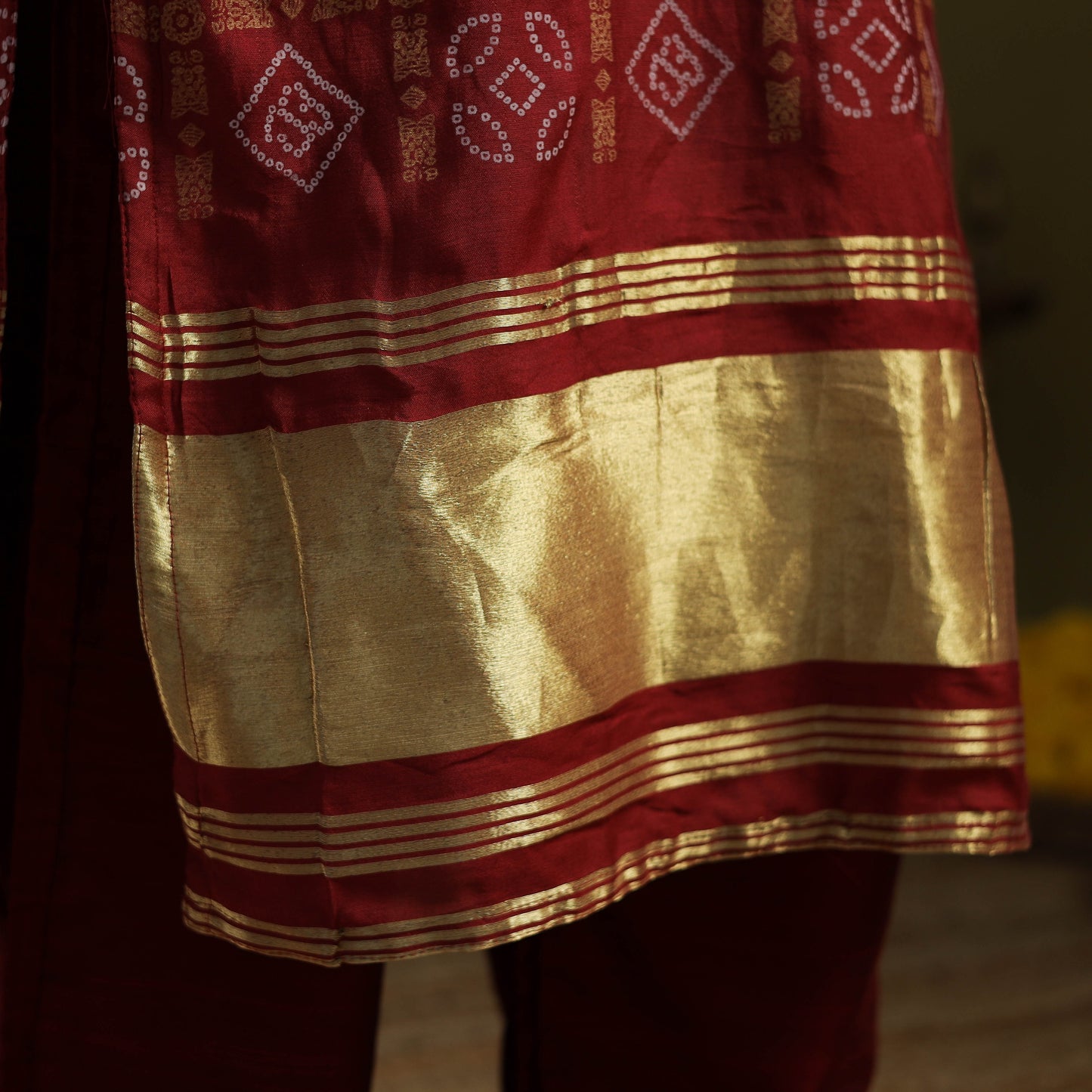 Red - silk bandhani kurta set with lagdi patta (set of 2)