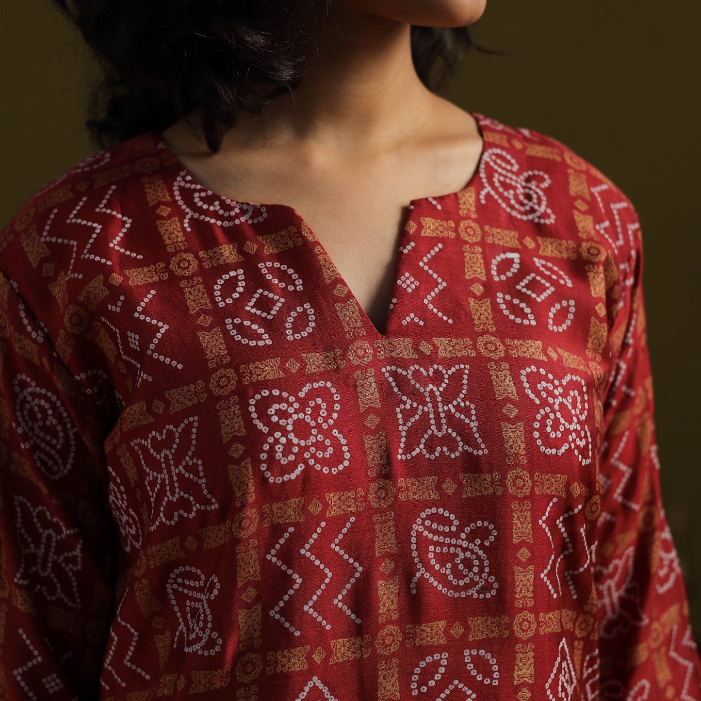 Red - silk bandhani kurta set with lagdi patta (set of 2)