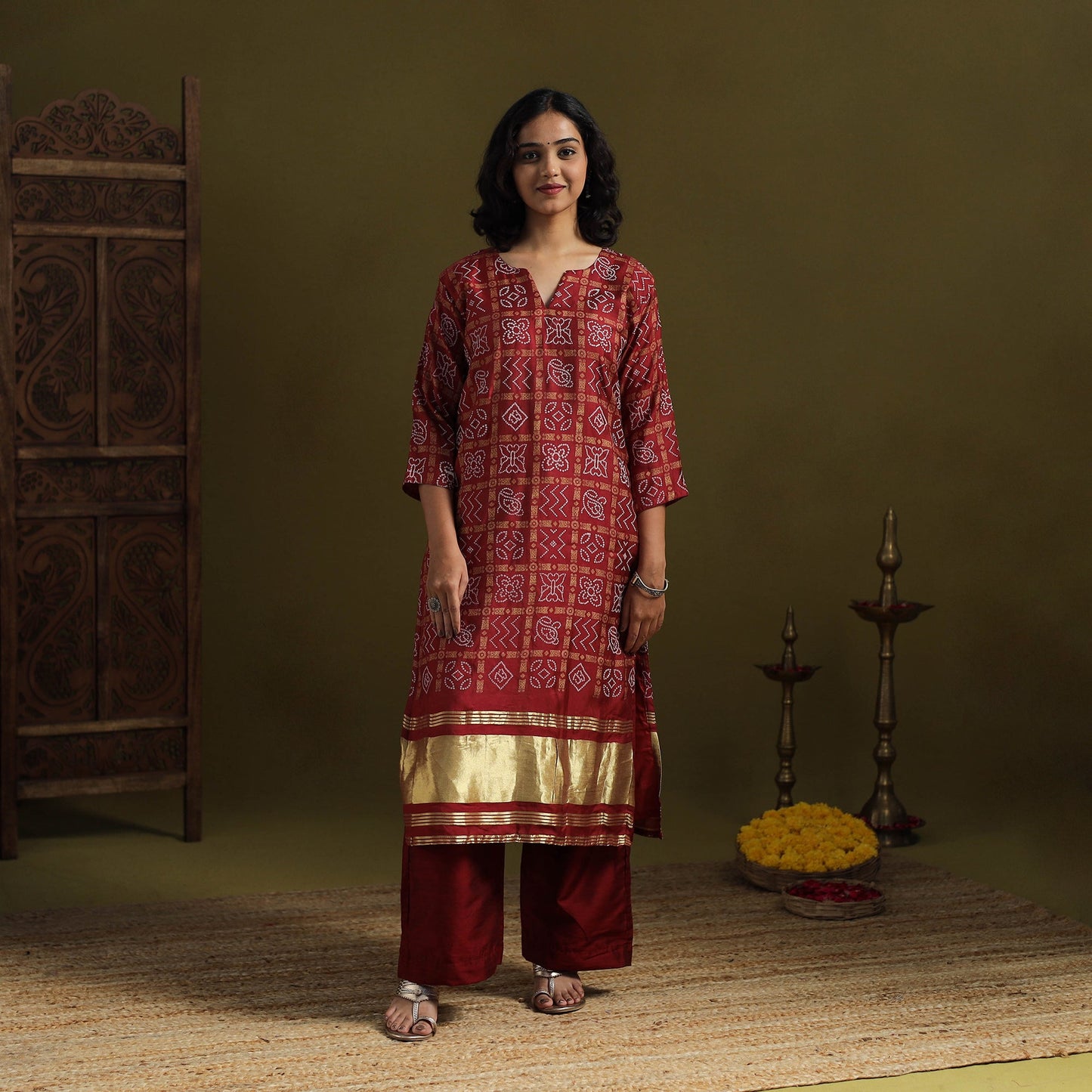 Red - silk bandhani kurta set with lagdi patta (set of 2)