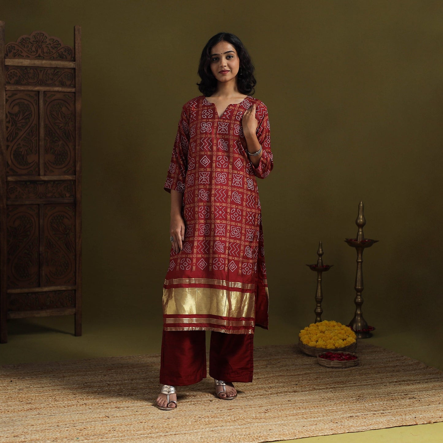 Red - silk bandhani kurta set with lagdi patta (set of 2)