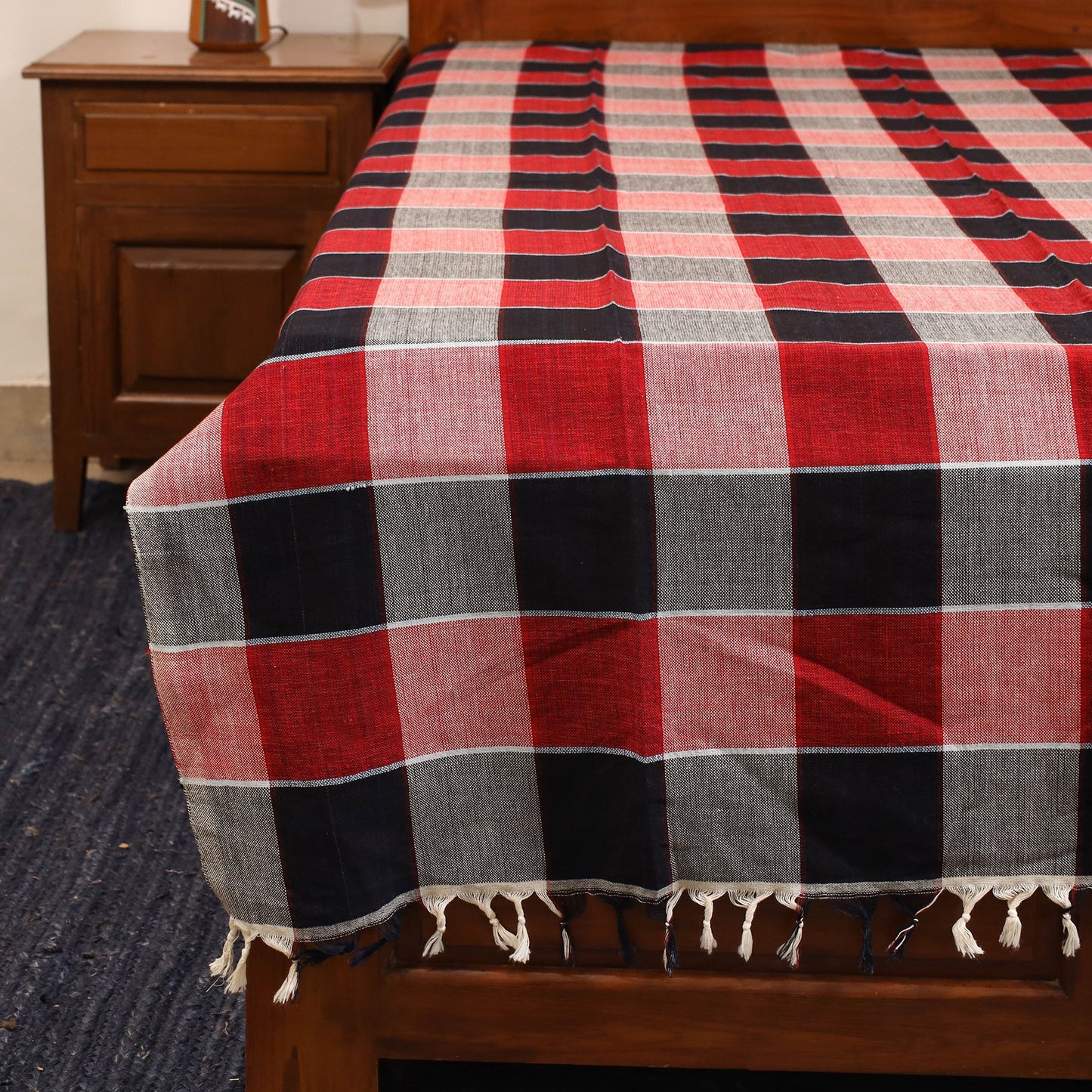 Red - single handloom cotton bed sheet (90 x 60 in) 134