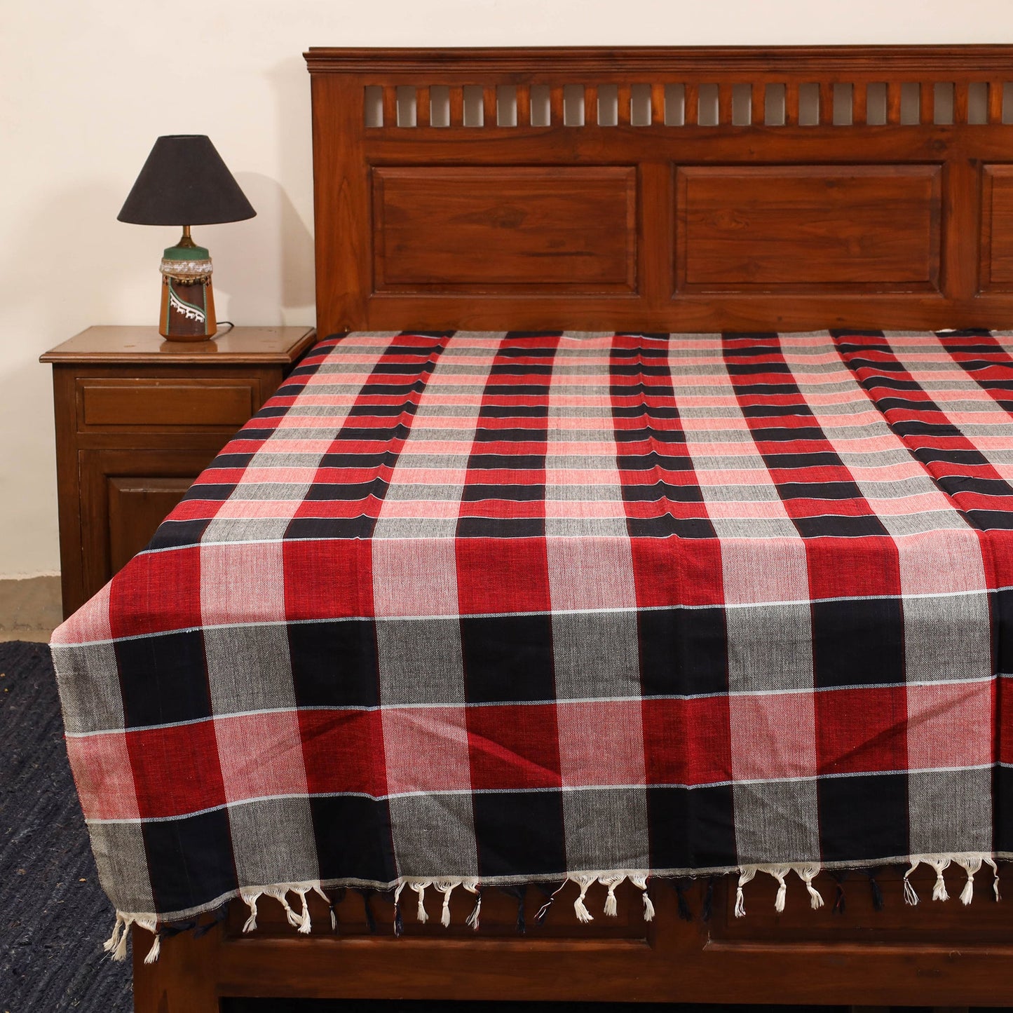 Red - single handloom cotton bed sheet (90 x 60 in) 134
