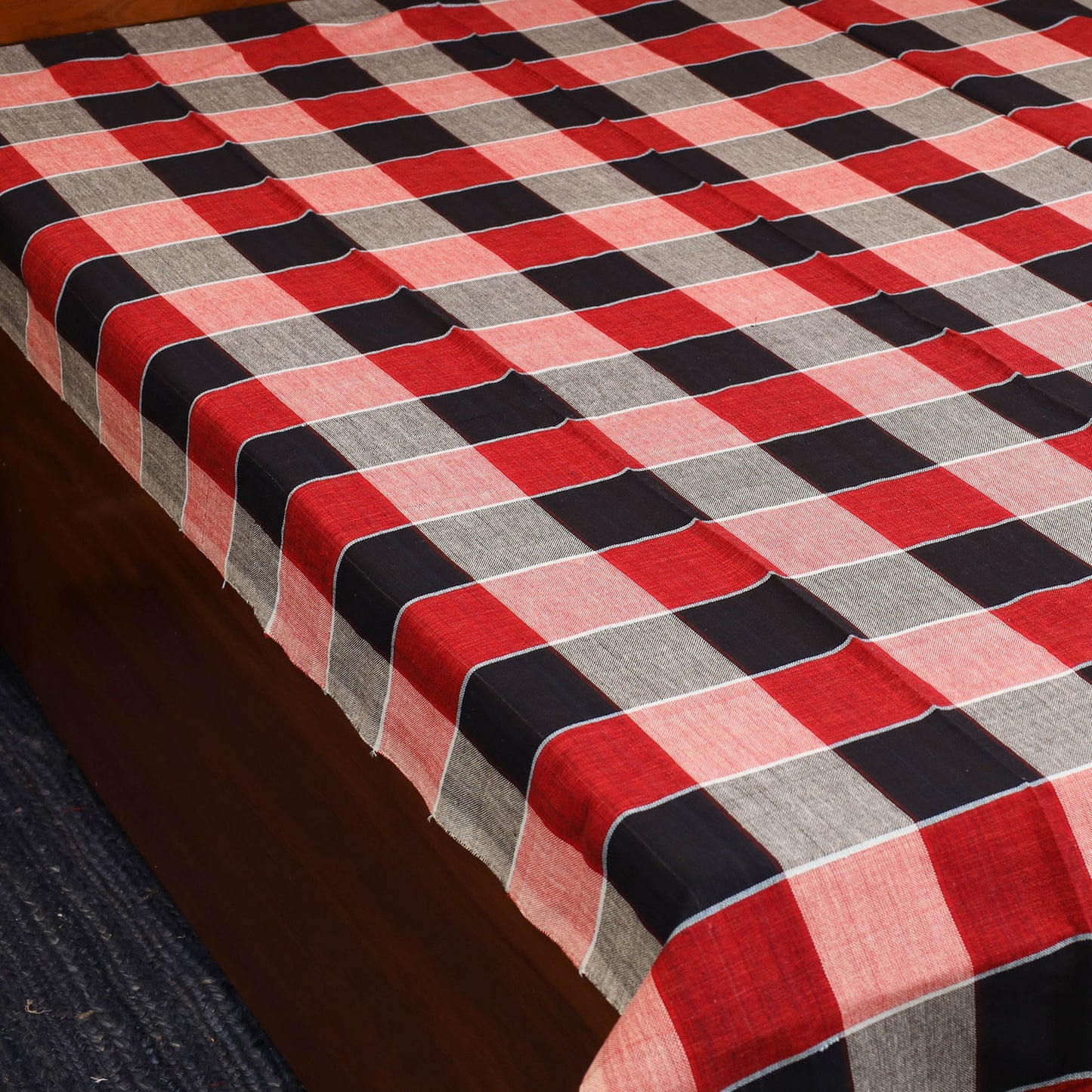 Red - single handloom cotton bed sheet (90 x 60 in) 134