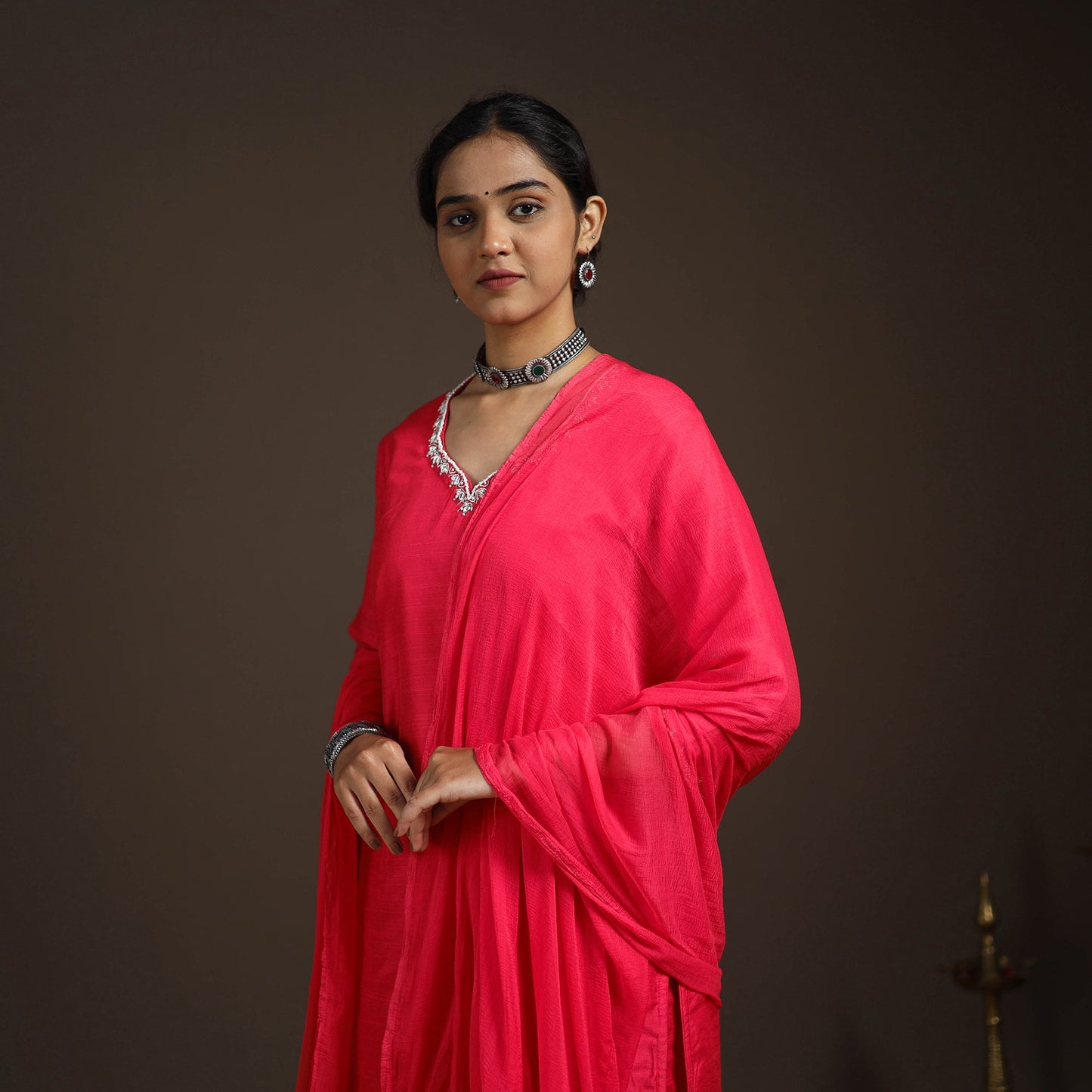 Red - slub silk embroidered plain kurta set (set of 3) 11