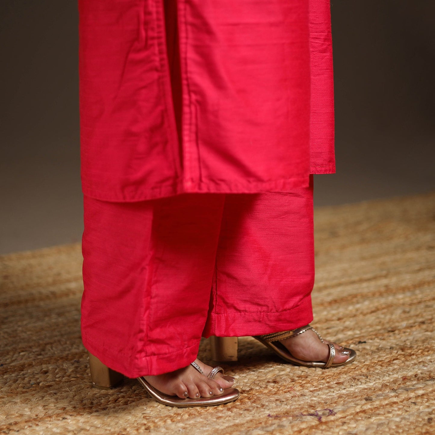 Red - slub silk embroidered plain kurta set (set of 3) 11