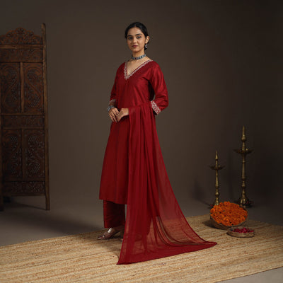 Red - slub silk embroidered plain kurta set (set of 3) 14