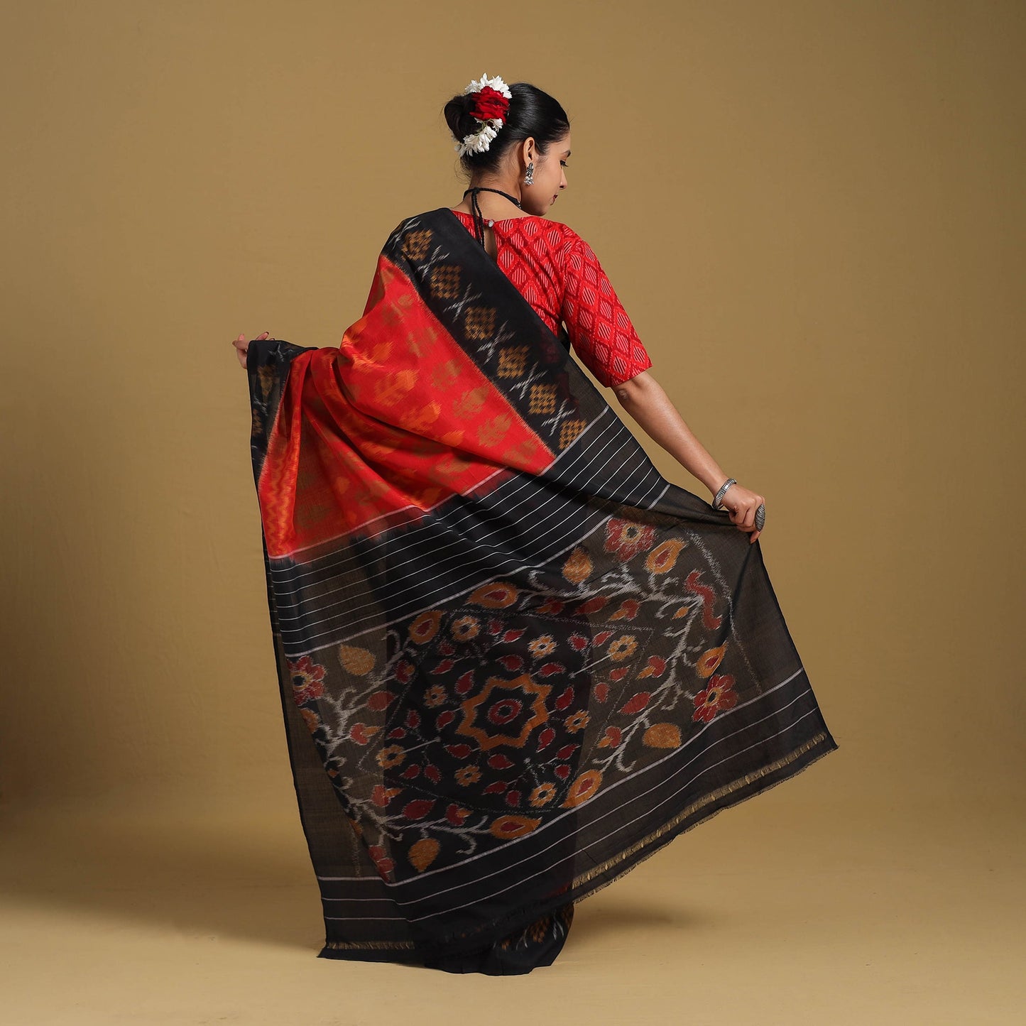 Red Telia Rumal Handloom Cotton Pochampally Double Ikat Saree