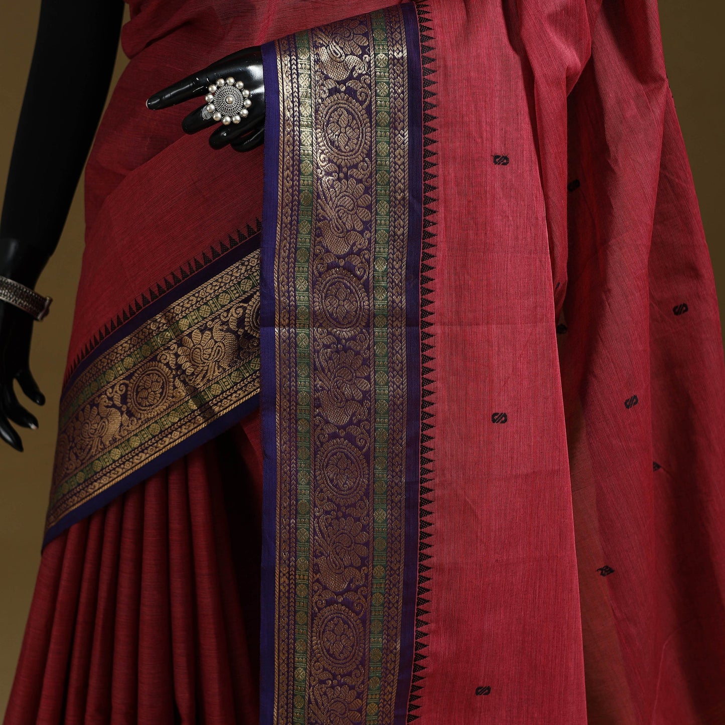 Thread buti cotton kanchipuram saree with border 39