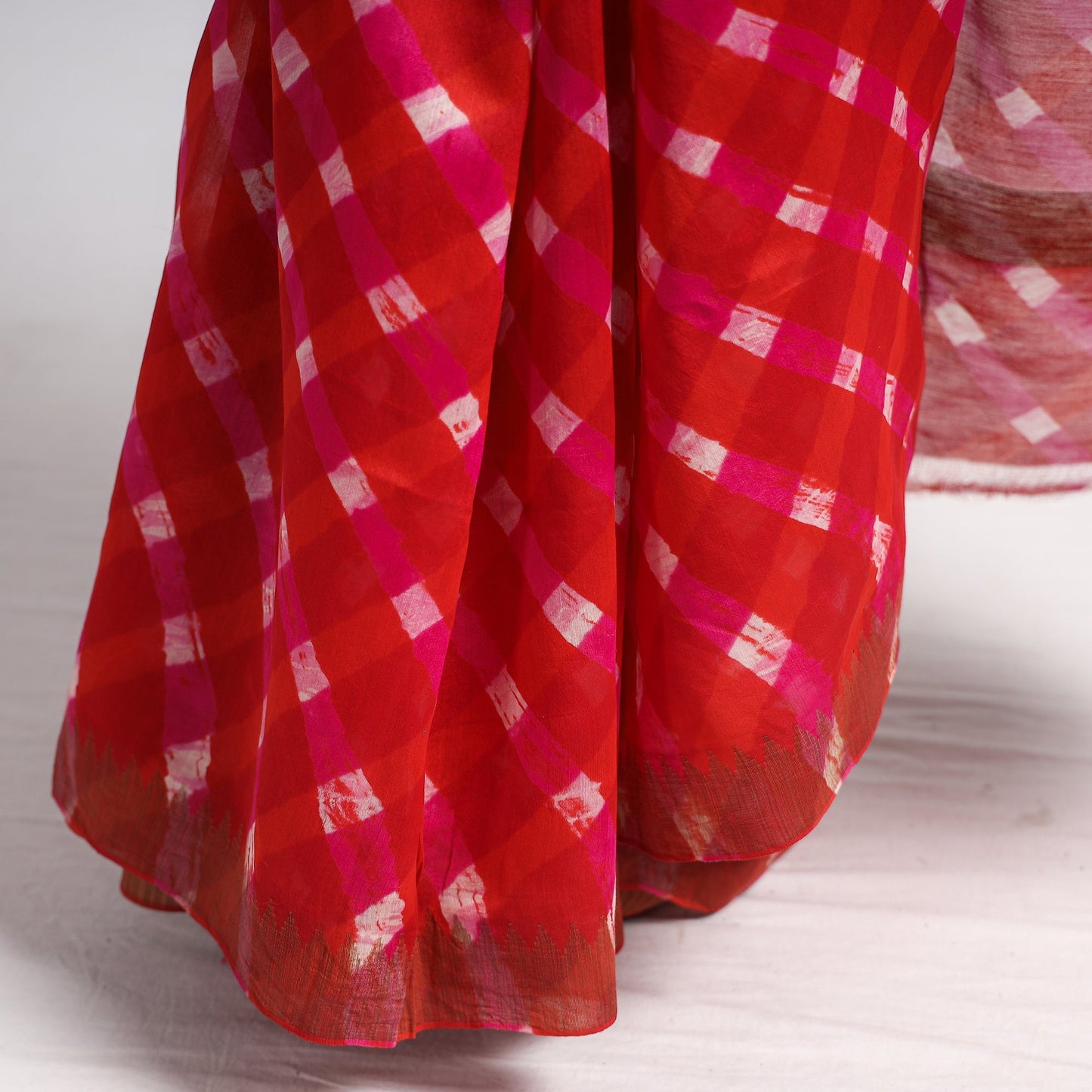 Buy Leheriya Tie-Dye Chanderi Silk Saree with Zari Border Online l iTokri.com