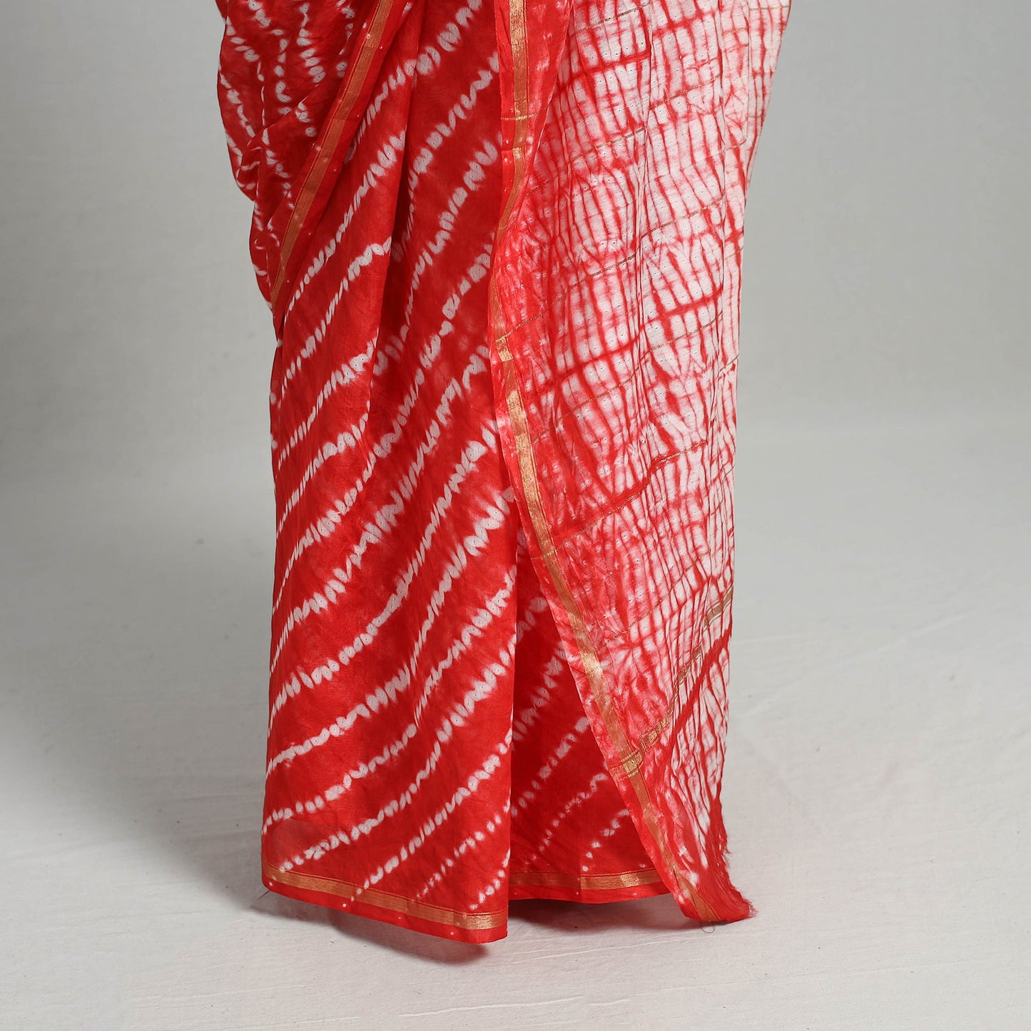 Red Elegant Tie & Dye Shibori Silk Saree Online in India