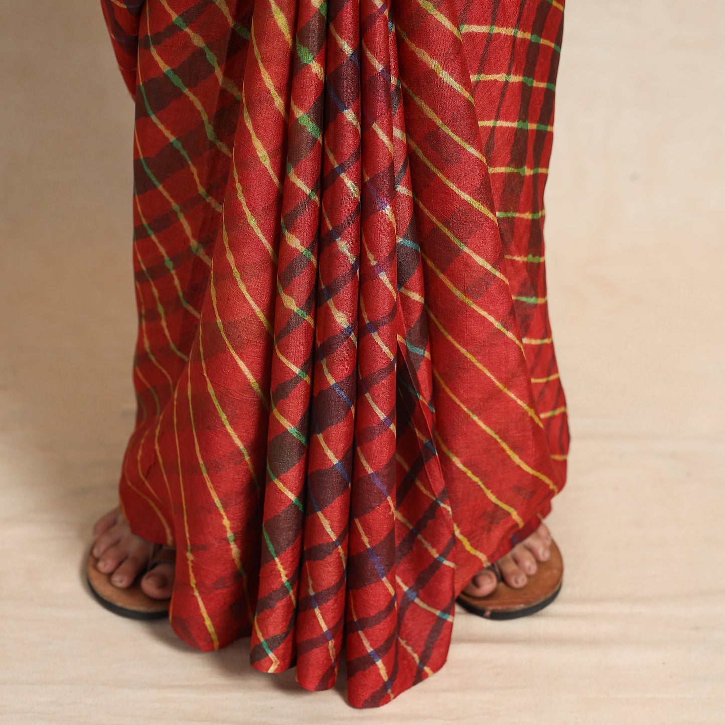 Buy Leheriya Tie-Dye Tussar Silk Handloom Saree Online l iTokri.com