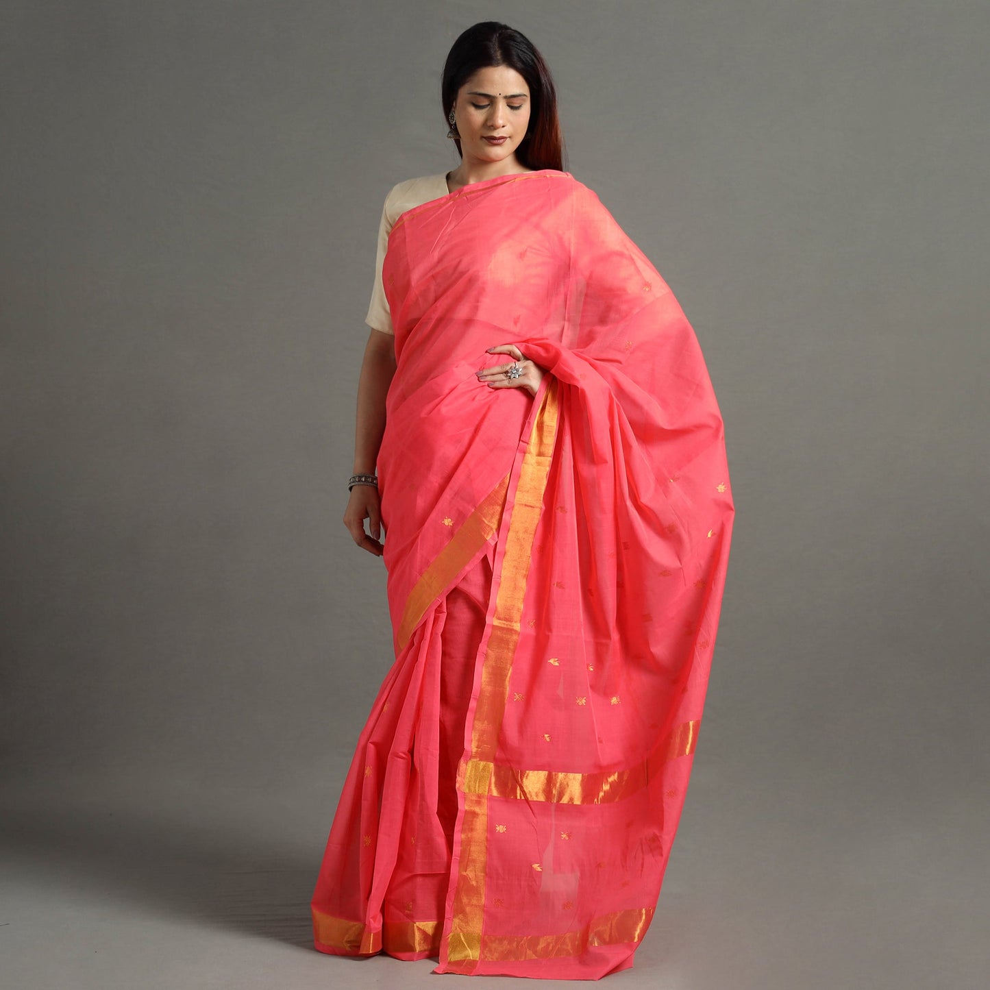  Traditional Venkatagiri Handloom Cotton Thread & Zari Buti Saree 30 Online at iTokri.com