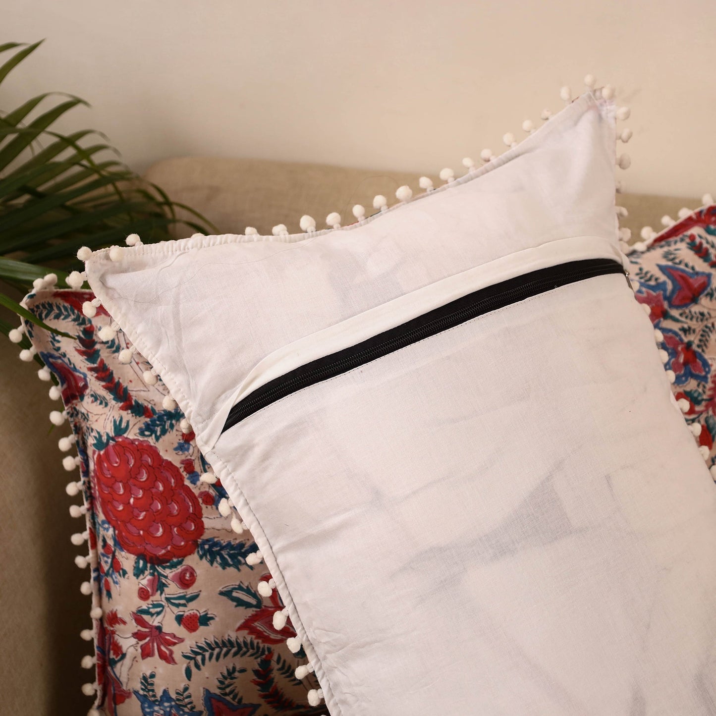 Sanganeri pillow cover with pom (set of 2) 03 - handcrafted