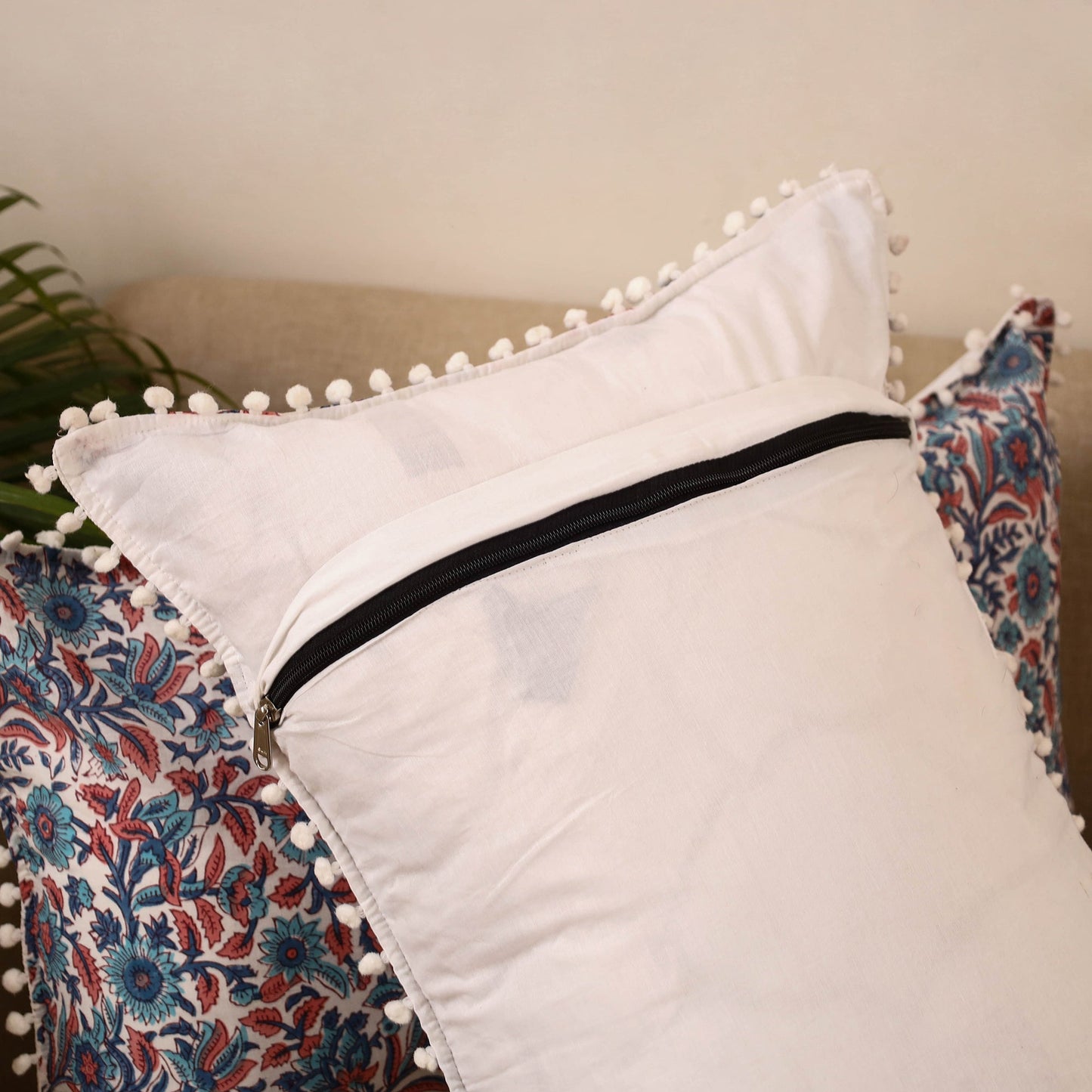 Sanganeri pillow cover with pom (set of 2) 04 - handcrafted
