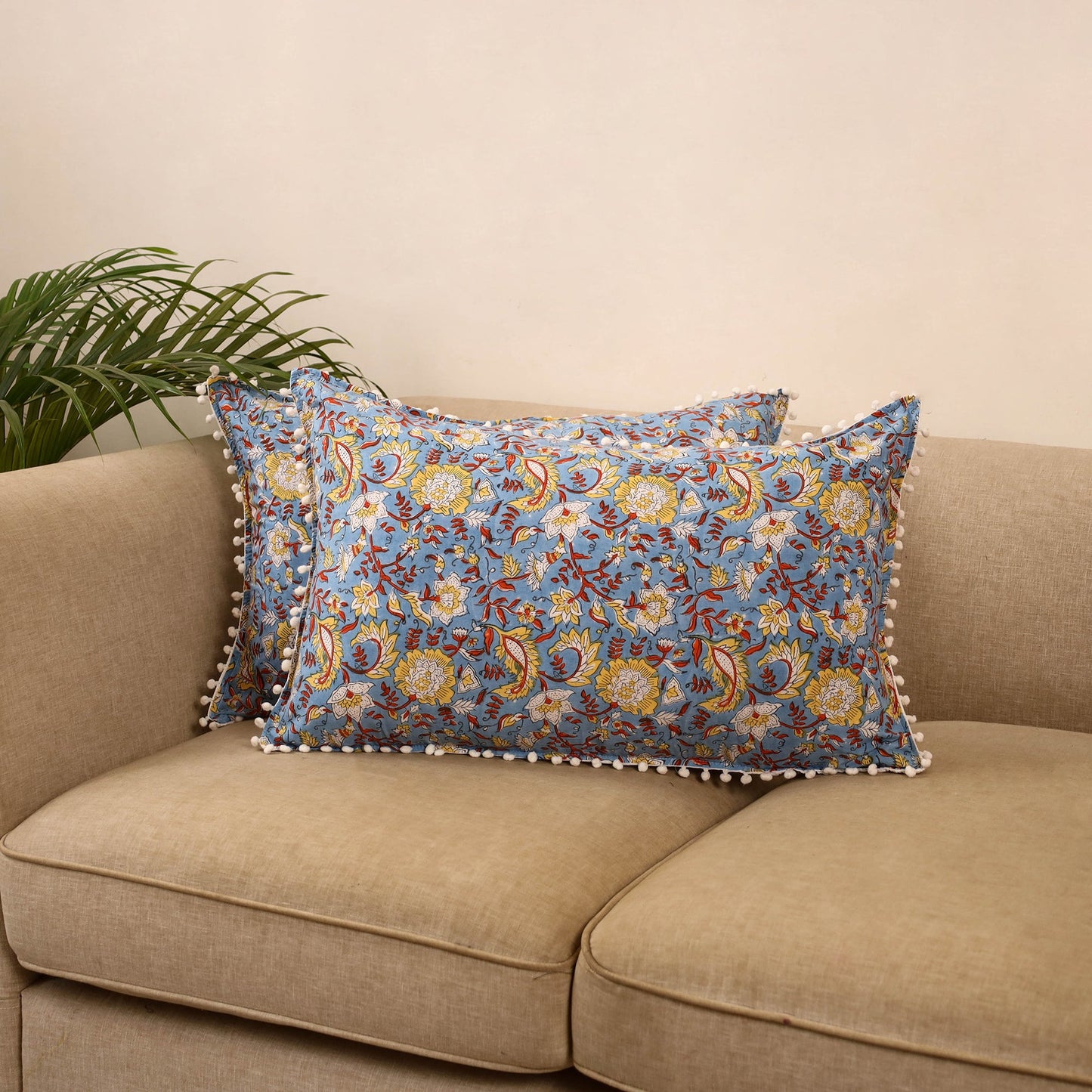 Sanganeri pillow cover with pom (set of 2) 05 - handcrafted