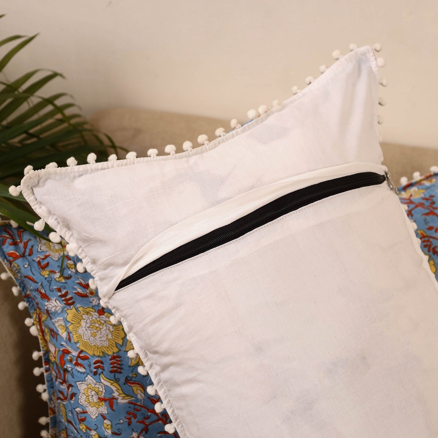 Sanganeri pillow cover with pom (set of 2) 05 - handcrafted