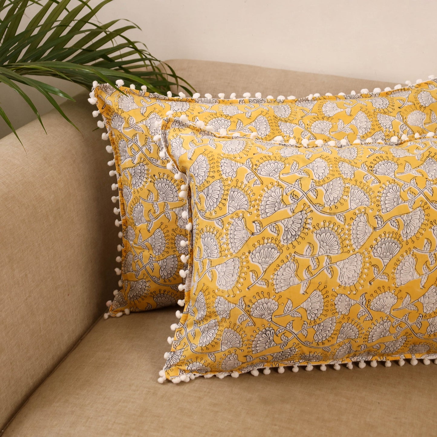 Sanganeri pillow cover with pom (set of 2) 08 - handcrafted