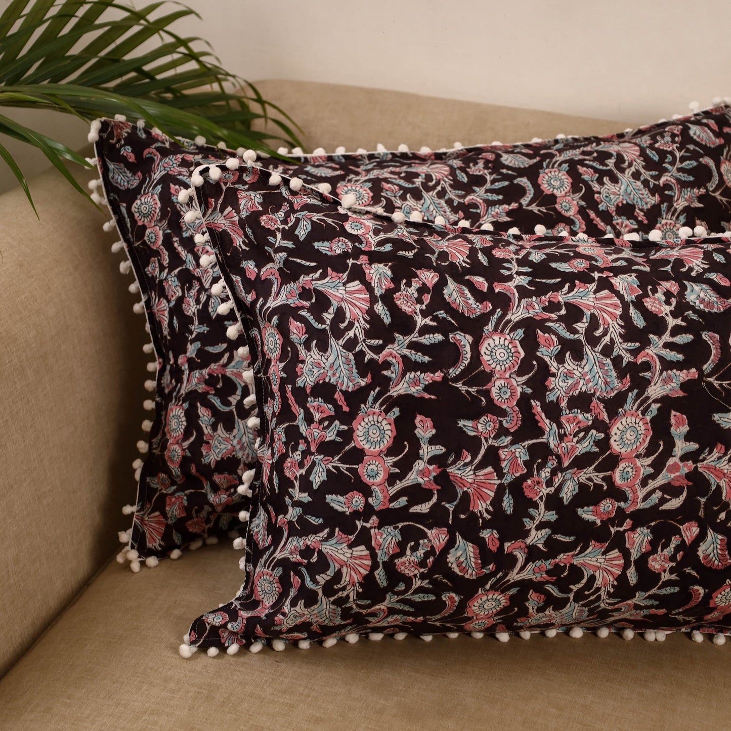 Sanganeri pillow cover with pom (set of 2) 09 - handcrafted