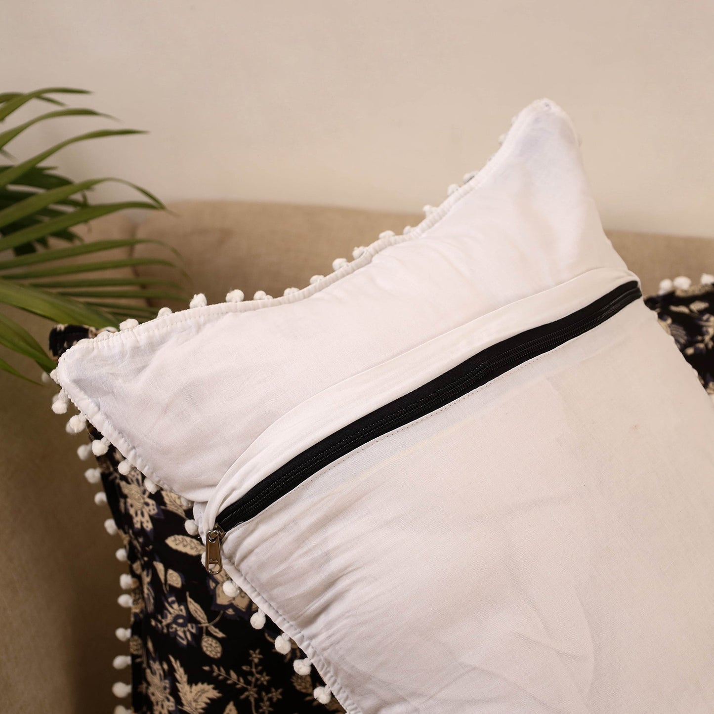 Sanganeri pillow cover with pom (set of 2) 34 - handcrafted