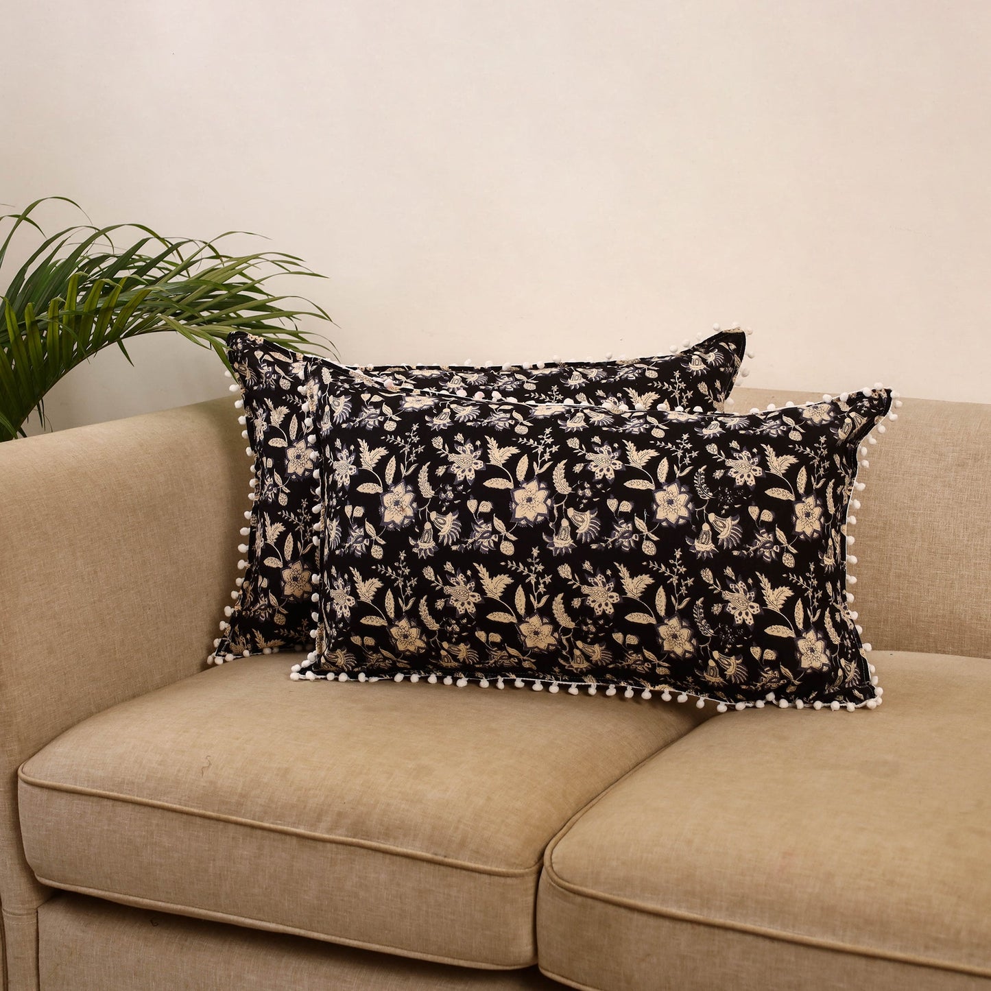 Sanganeri pillow cover with pom (set of 2) 34 - handcrafted