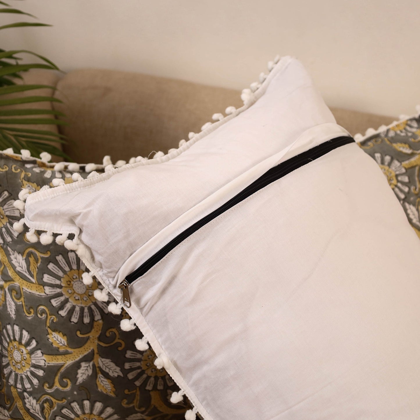 Sanganeri pillow cover with pom (set of 2) 38 - handcrafted