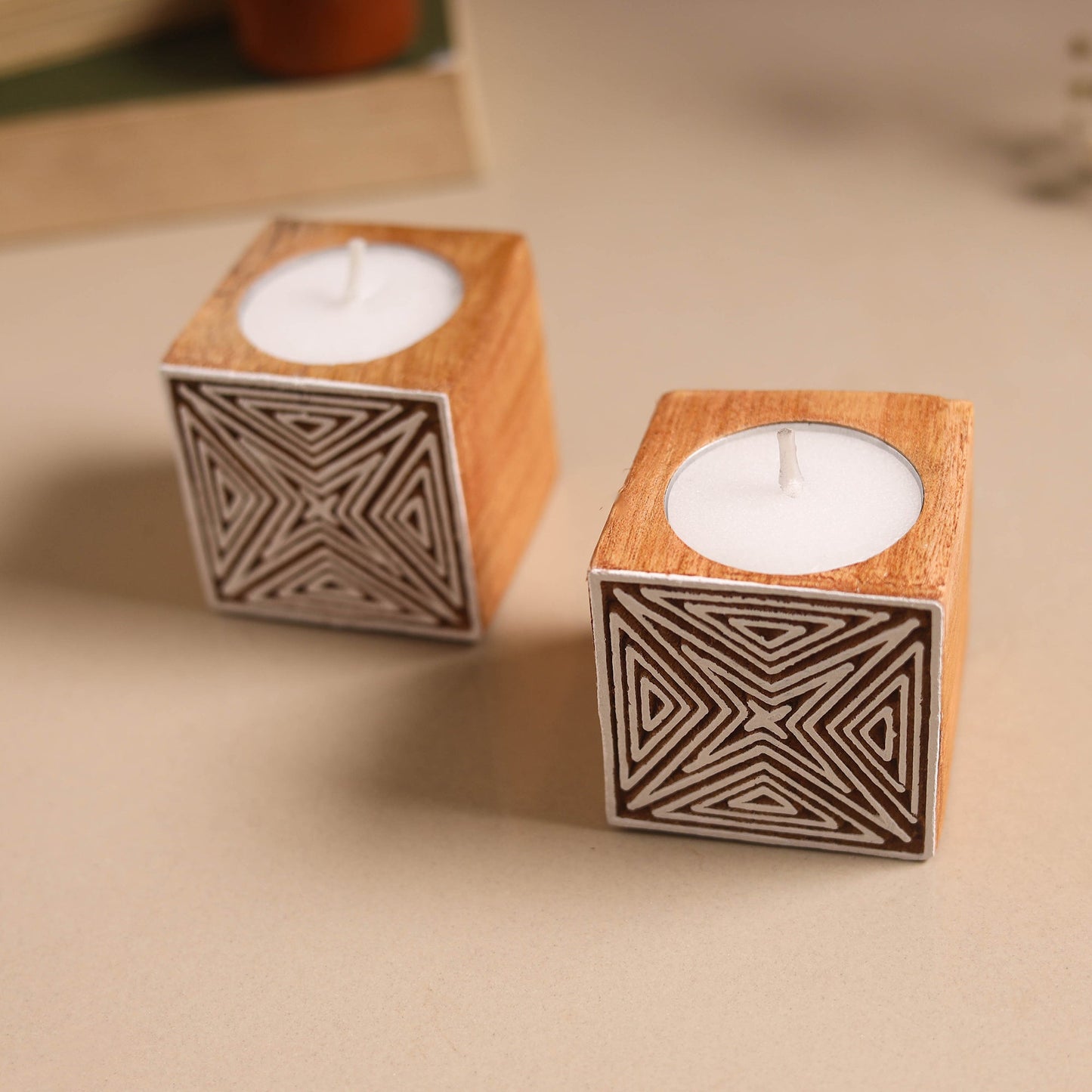 Set of 2 hand carved bakayan wood tealight candle holder 08