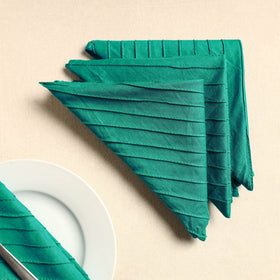 Set of 4 - green pintuck plain cotton table napkins (18 x