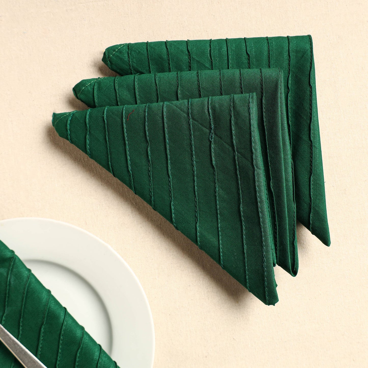 Set of 4 - green pintuck plain cotton table napkins (18 x
