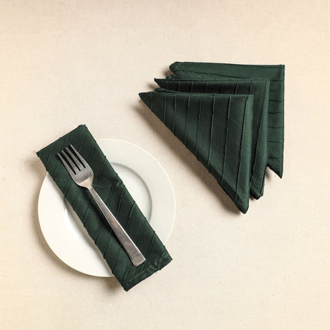 Set of 4 - green pintuck plain cotton table napkins (18 x