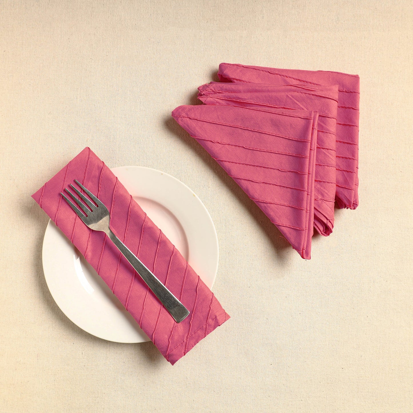 Set of 4 - pink pintuck plain cotton table napkins (18 x 18
