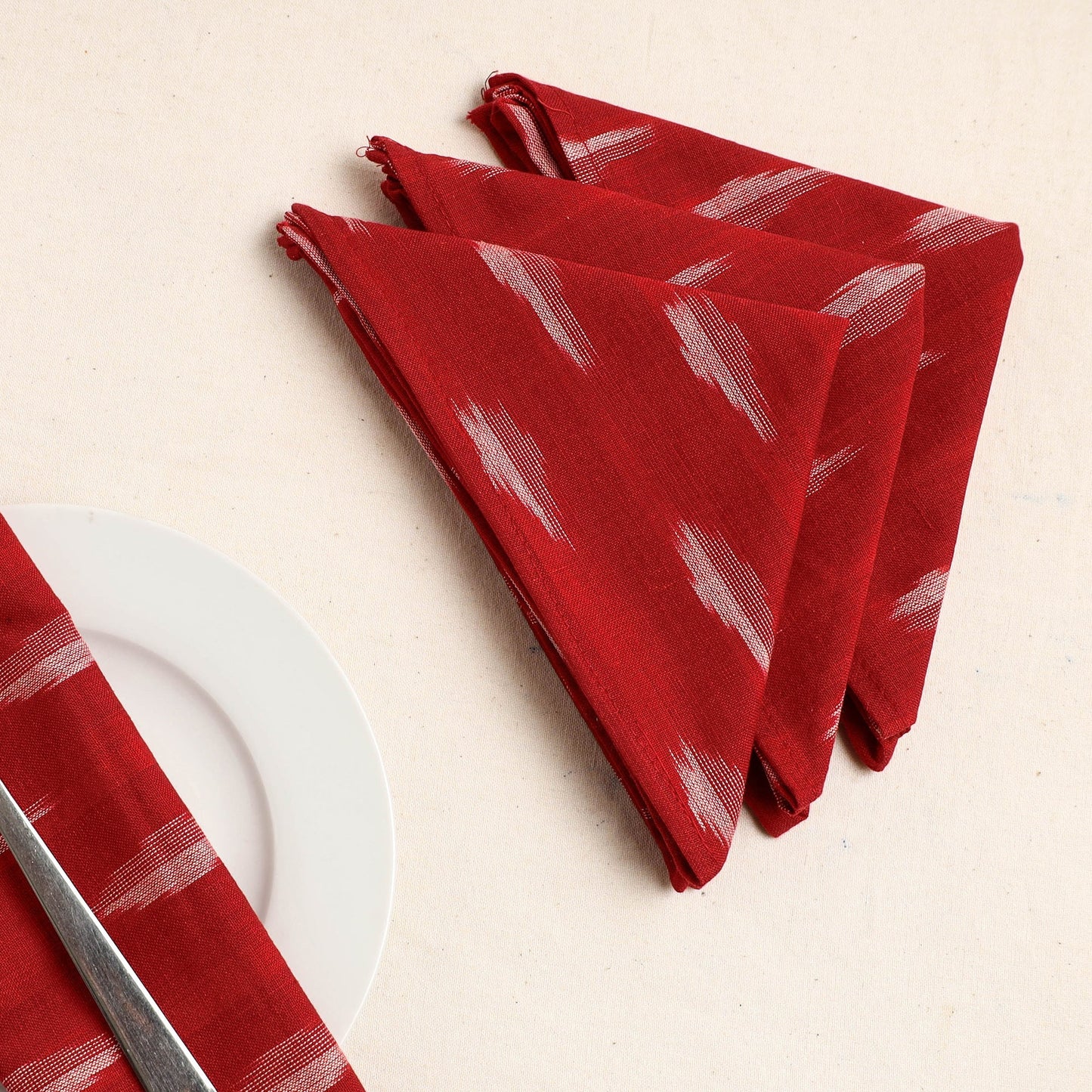  Set of 4 - Red Pochampally Ikat Weave Cotton Table Napkins (18 x 18 in) 10