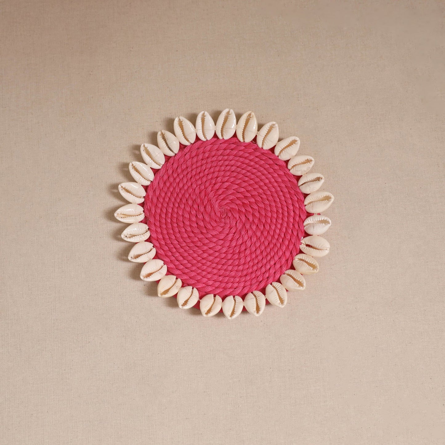 Shell work handcrafted thread coaster 03