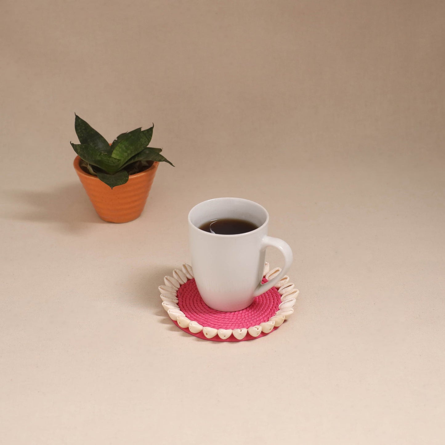 Shell work handcrafted thread coaster 03