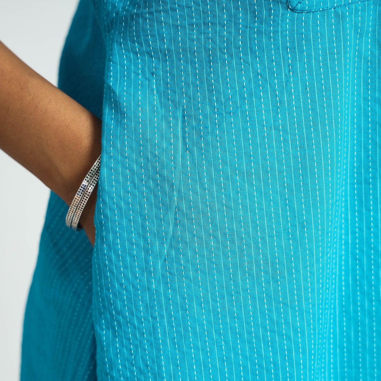Buy Plain Running Stitch Cotton Pintuck Long Kurta Online at iTokri.com