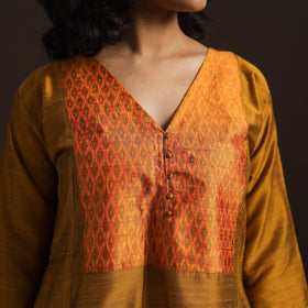 Slub silk a-line plain kurta with ikat patch 02